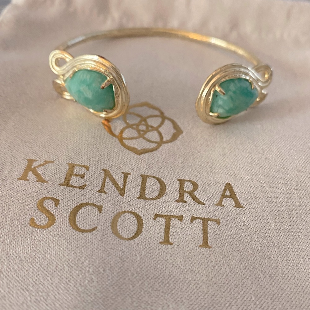 Kendra Scott bracelet